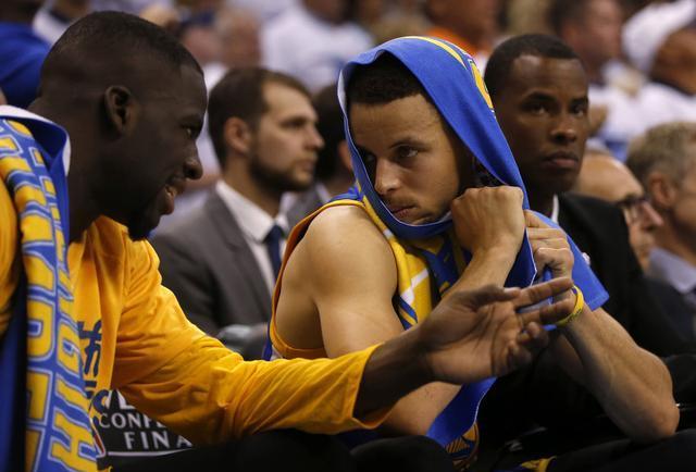 两位门将不 两位门将不